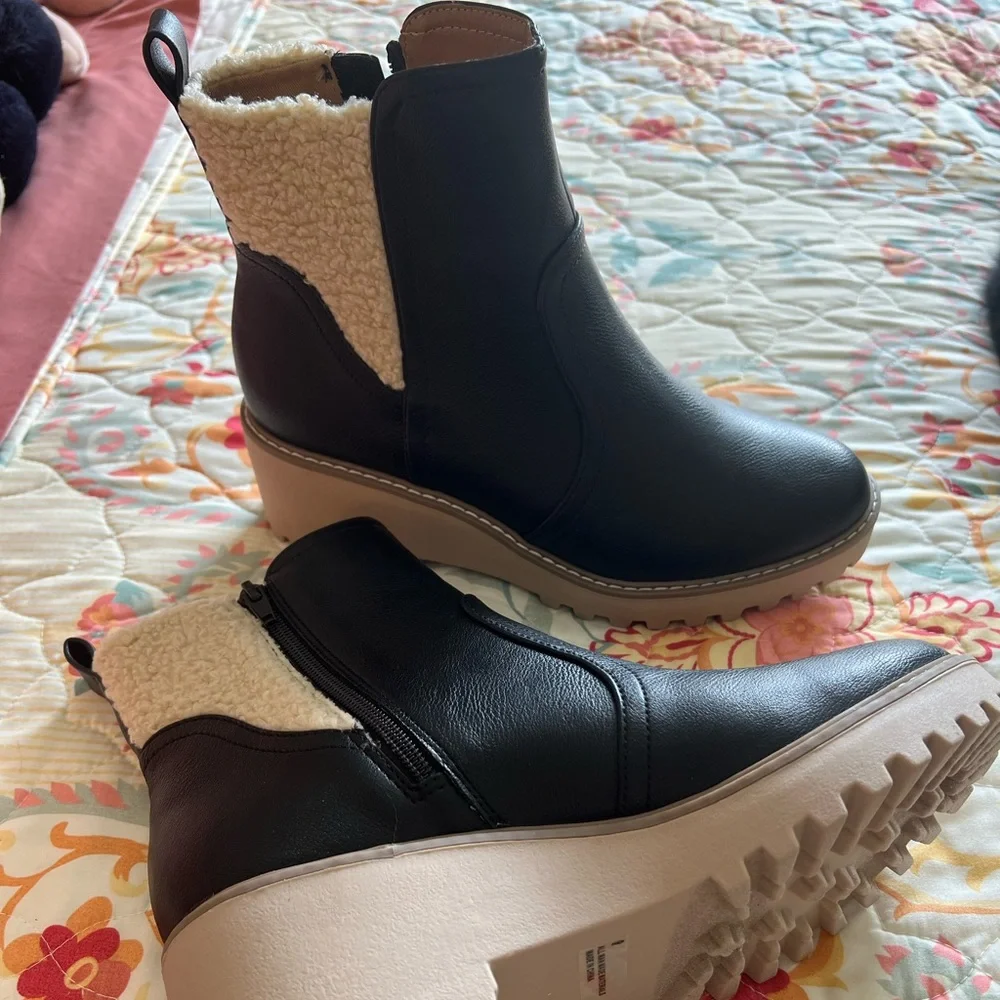 NWOT black boots - Picture 1 of 4